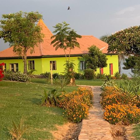 Вилла Samuka Island Retreat Джинджа Экстерьер фото