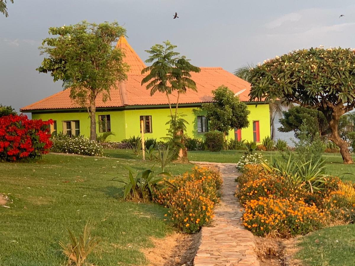 Вилла Samuka Island Retreat Джинджа Экстерьер фото