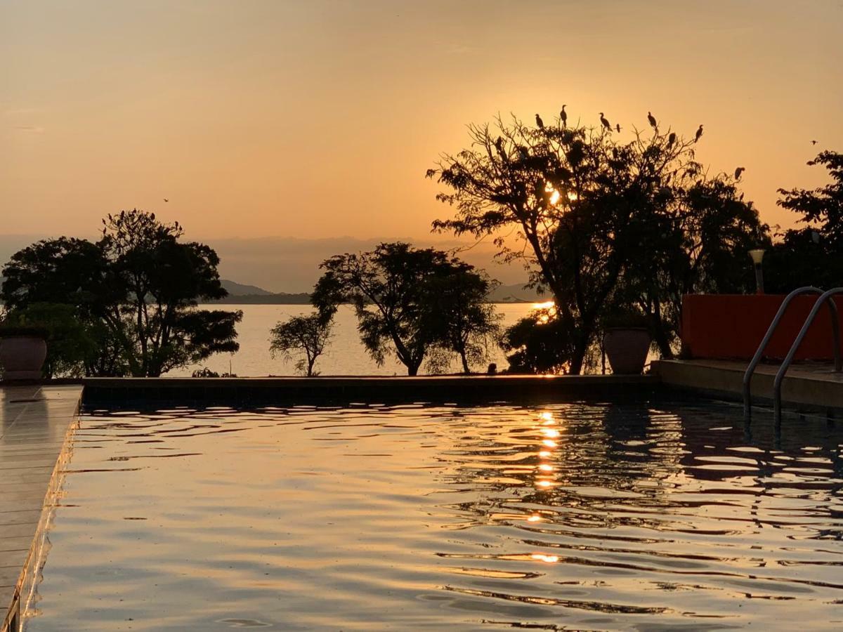 Вилла Samuka Island Retreat Джинджа Экстерьер фото
