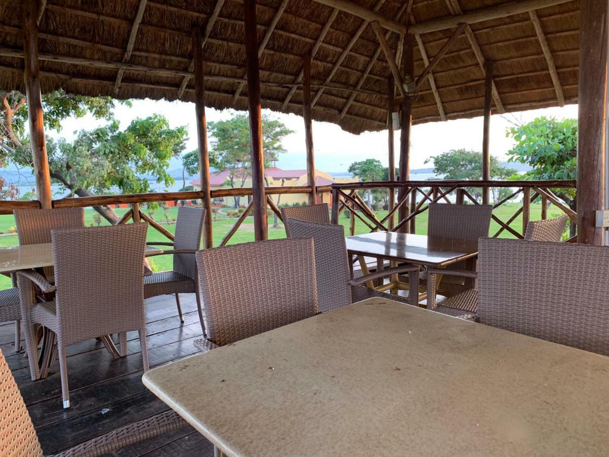Вилла Samuka Island Retreat Джинджа Экстерьер фото